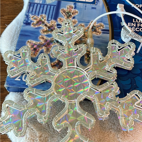 Large 20” rope light snowflake - Picture 2 of 5